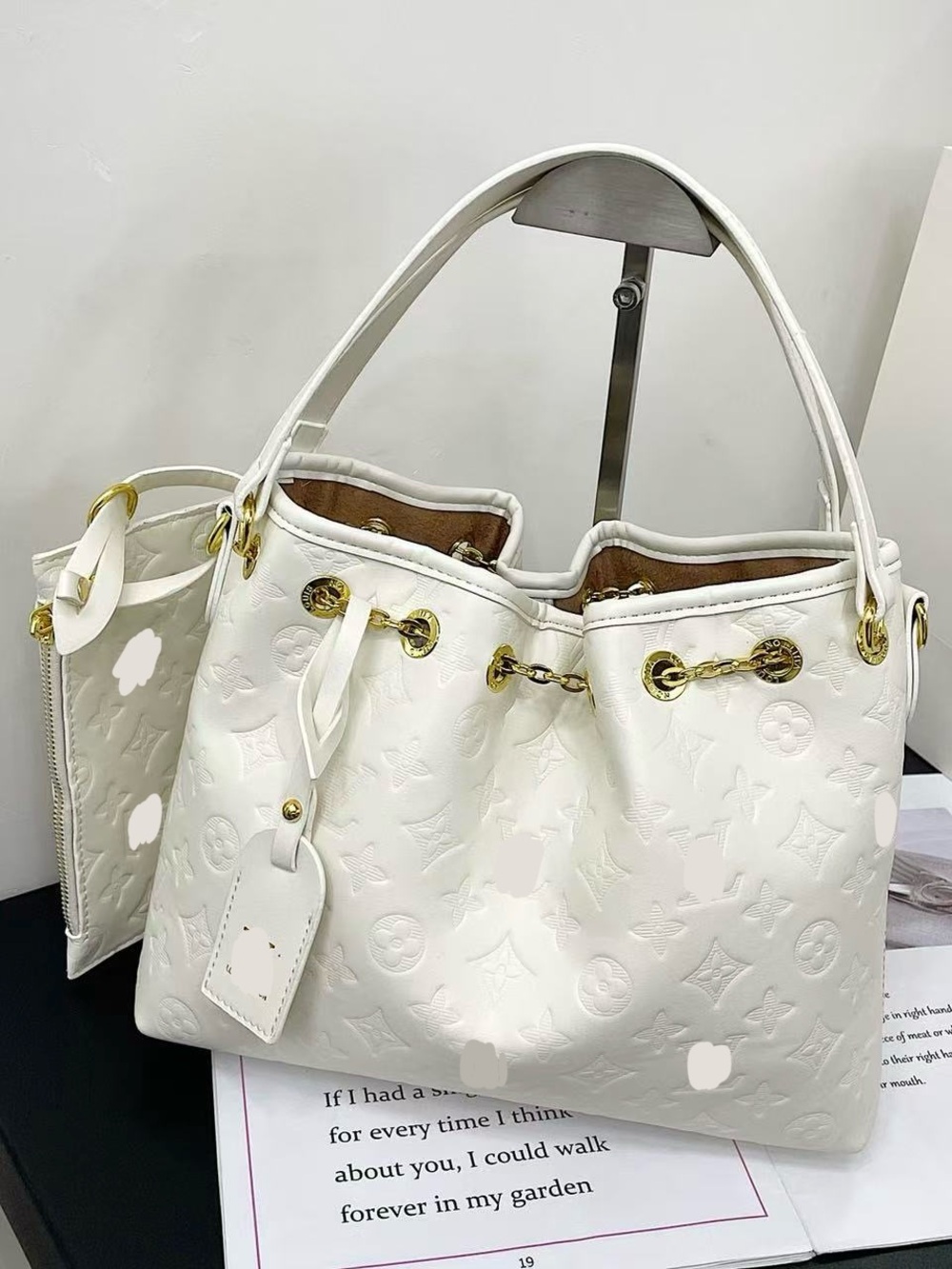 New women’s white fashion shoulder bag